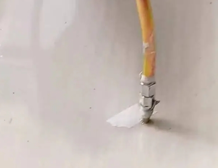 湘西瓷砖空鼓维修公司专业解答在瓷砖铺贴过程中，如果使用的砂料过粗（如全部使用了粗砂），可能会导致以下问题