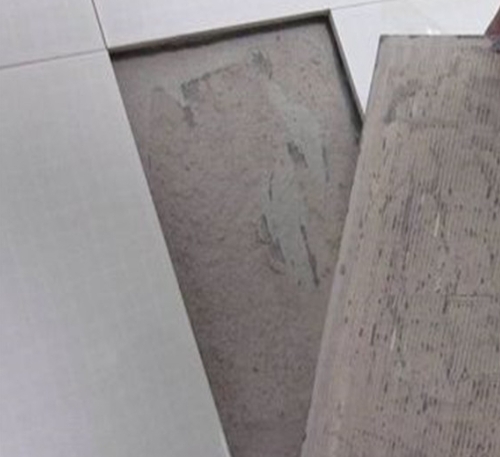 湘西瓷砖空鼓维修公司分享瓷砖铺贴时如果打浆（即涂抹在瓷砖背面和基层上的砂浆或瓷砖胶）过少，会带来以下问题